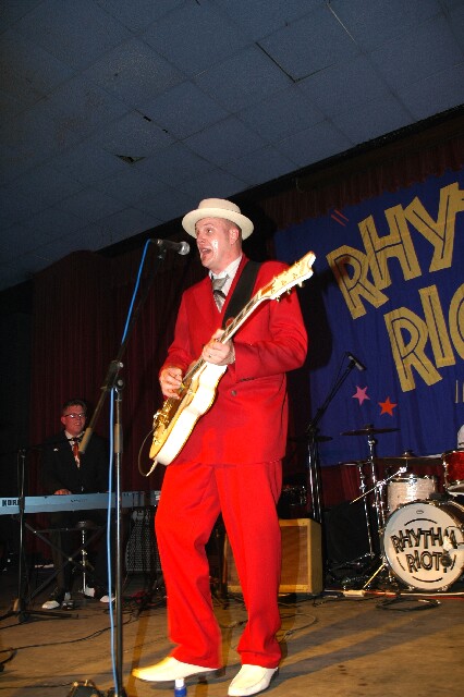 min 2005 11 27 riot 099